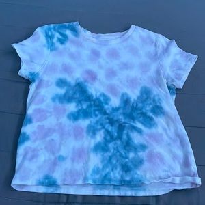 Medium American eagle top, small stains on front and back,